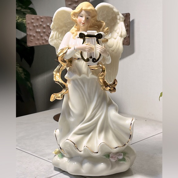 VTG Sankyo 9" Tall Angel w-Harp Music Box - Porcelain w-22K Gold - Picture 1 of 5